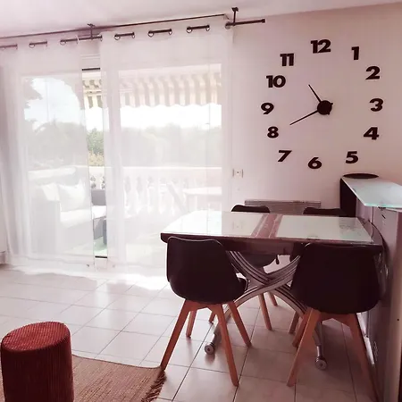 Apartment Soleil - Parking - Wifi -terrasse Et Piscine